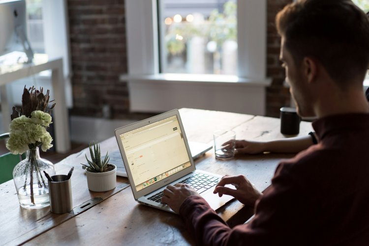 Best Side Hustles You Can Start from Your Laptop