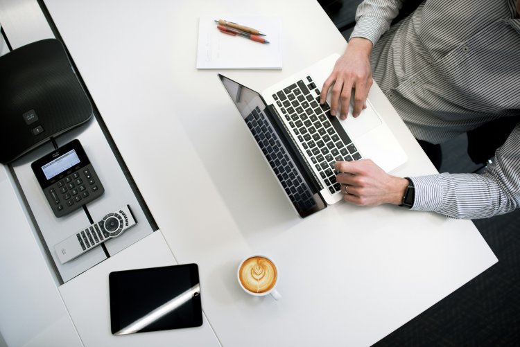 How a College Dropout Built a Thriving Online Business
