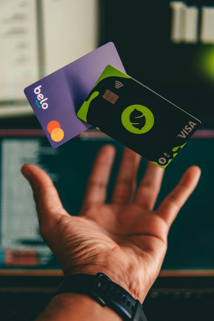 Understanding the Core Difference Between Secured and Unsecured Credit Cards